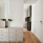1Br Fancy Luminous W/ Ac | By Airnest